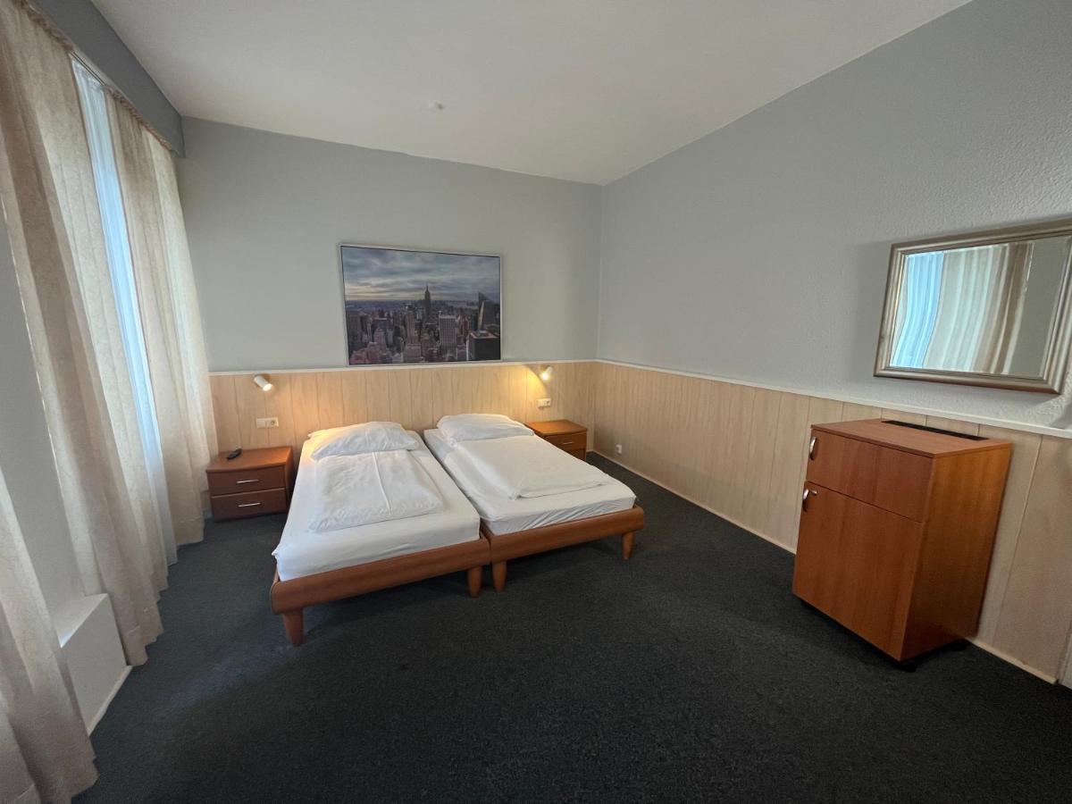 Hotel Schwarzer Baer Hannover Buitenkant foto