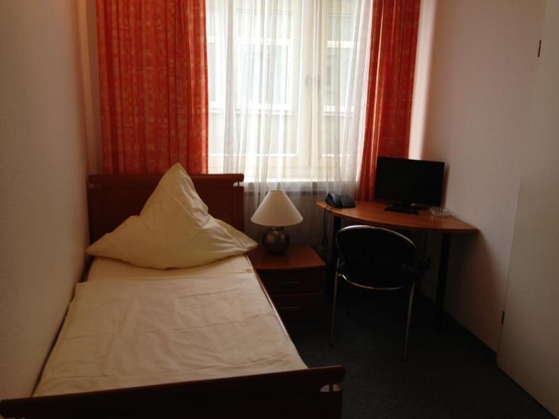 Hotel Schwarzer Baer Hannover Buitenkant foto