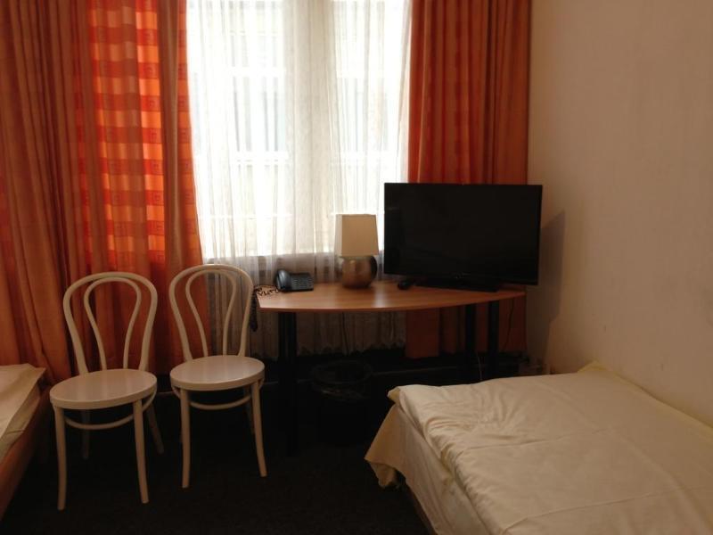 Hotel Schwarzer Baer Hannover Buitenkant foto