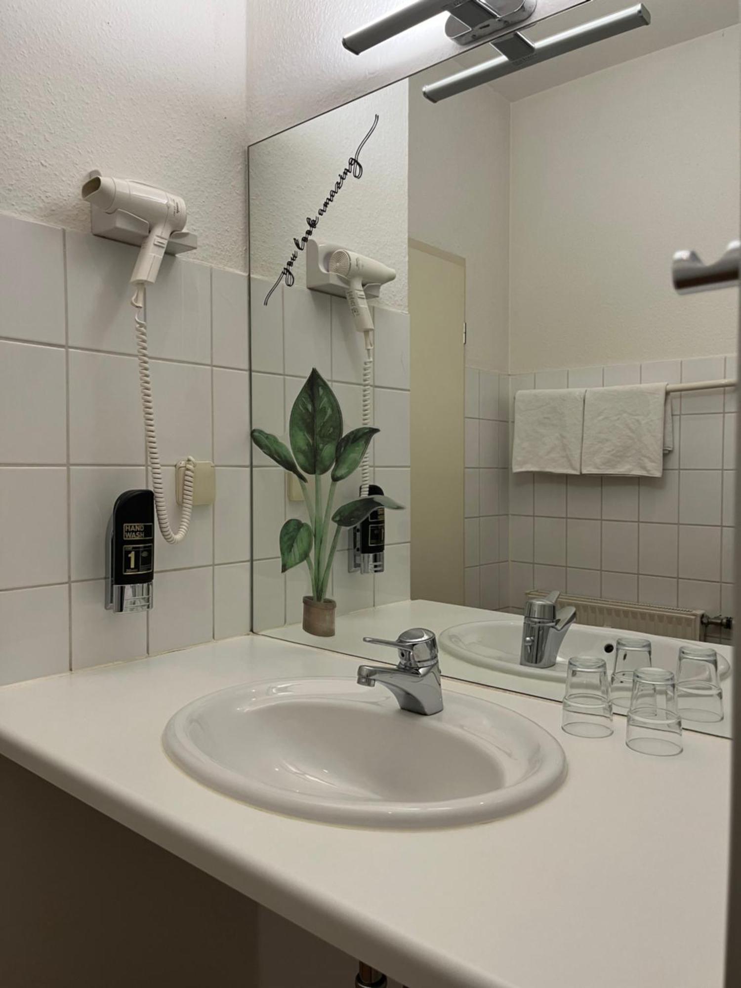 Hotel Schwarzer Baer Hannover Buitenkant foto