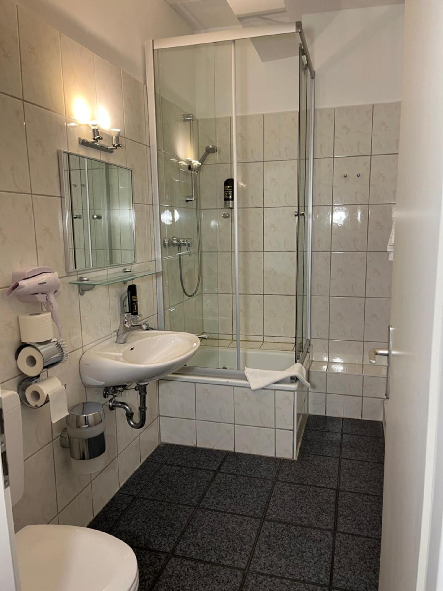 Hotel Schwarzer Baer Hannover Buitenkant foto